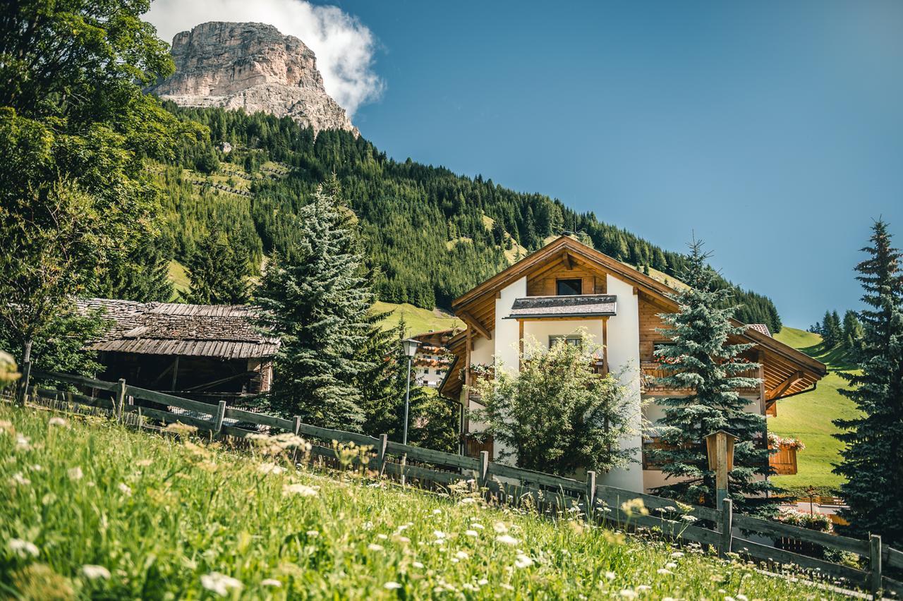 Pension Merisana Corvara In Badia Exterior foto